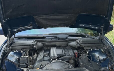 BMW 5 серия, 2002 год, 1 300 000 рублей, 15 фотография