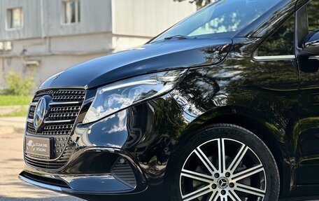 Mercedes-Benz V-Класс, 2022 год, 10 860 000 рублей, 2 фотография