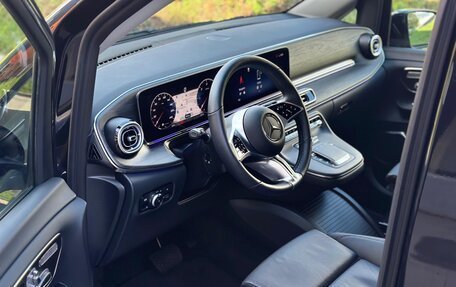 Mercedes-Benz V-Класс, 2022 год, 10 860 000 рублей, 9 фотография