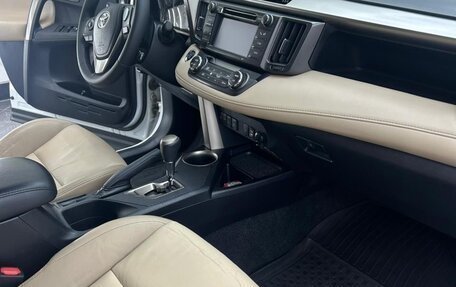Toyota RAV4, 2014 год, 2 500 000 рублей, 14 фотография