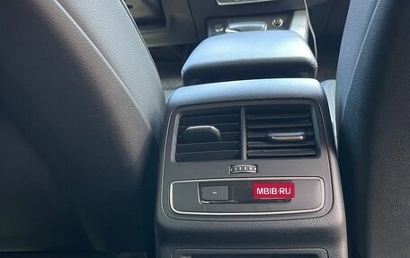 Audi A4, 2019 год, 2 500 000 рублей, 19 фотография