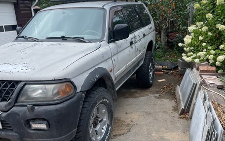 Mitsubishi Pajero Sport II рестайлинг, 2000 год, 500 000 рублей, 2 фотография