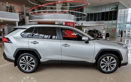 Toyota RAV4, 2021 год, 3 450 000 рублей, 4 фотография