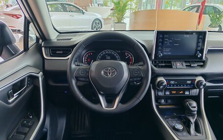 Toyota RAV4, 2021 год, 3 450 000 рублей, 15 фотография