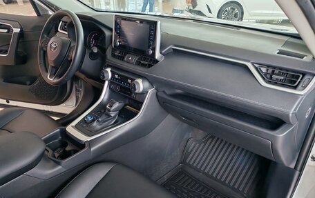 Toyota RAV4, 2021 год, 3 450 000 рублей, 14 фотография