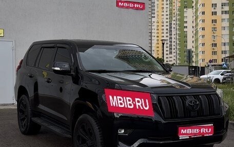 Toyota Land Cruiser Prado 150 рестайлинг 2, 2018 год, 5 000 000 рублей, 1 фотография