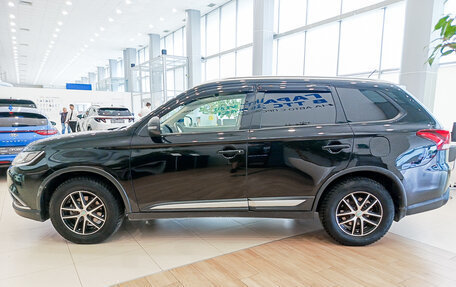 Mitsubishi Outlander III рестайлинг 3, 2016 год, 1 679 000 рублей, 12 фотография