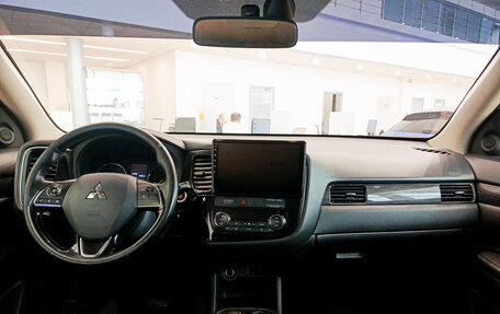 Mitsubishi Outlander III рестайлинг 3, 2016 год, 1 679 000 рублей, 18 фотография