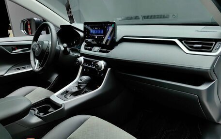 Toyota RAV4, 2025 год, 4 100 000 рублей, 21 фотография