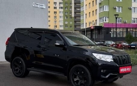 Toyota Land Cruiser Prado 150 рестайлинг 2, 2018 год, 5 000 000 рублей, 6 фотография