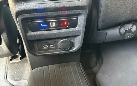 Volkswagen Tiguan II, 2022 год, 2 999 000 рублей, 4 фотография