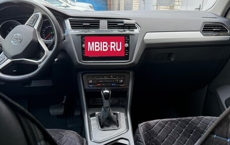 Volkswagen Tiguan II, 2022 год, 2 999 000 рублей, 3 фотография