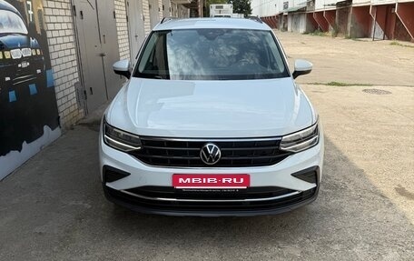 Volkswagen Tiguan II, 2022 год, 2 999 000 рублей, 14 фотография