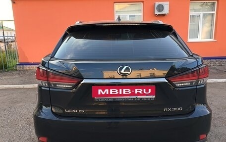 Lexus RX IV рестайлинг, 2020 год, 5 000 000 рублей, 4 фотография