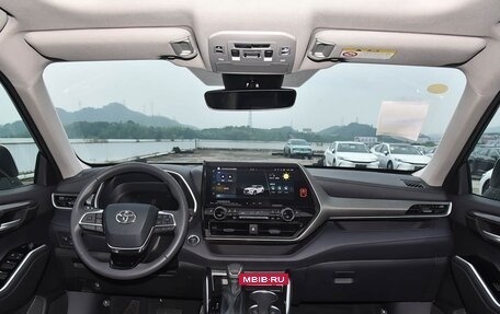 Toyota Highlander, 2024 год, 5 369 000 рублей, 7 фотография