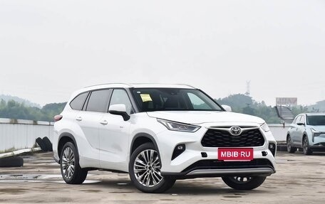 Toyota Highlander, 2024 год, 5 369 000 рублей, 2 фотография