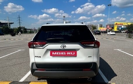 Toyota RAV4, 2020 год, 3 750 000 рублей, 5 фотография