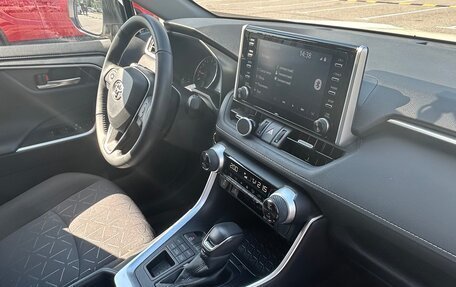 Toyota RAV4, 2020 год, 3 750 000 рублей, 7 фотография