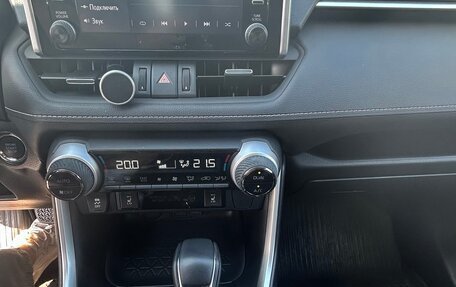 Toyota RAV4, 2020 год, 3 750 000 рублей, 8 фотография