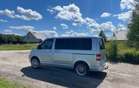 Volkswagen Multivan T5, 2005 год, 1 700 000 рублей, 1 фотография