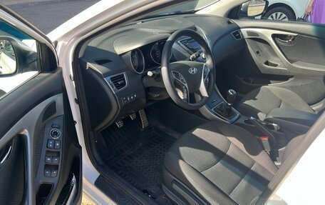 Hyundai Elantra V, 2013 год, 900 000 рублей, 11 фотография