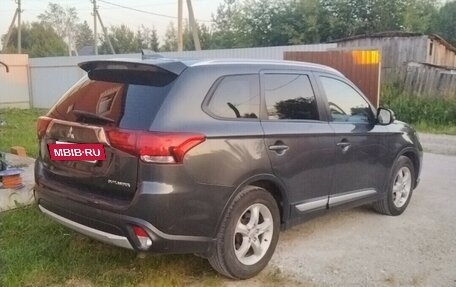 Mitsubishi Outlander III рестайлинг 3, 2017 год, 1 519 999 рублей, 4 фотография