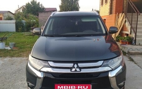 Mitsubishi Outlander III рестайлинг 3, 2017 год, 1 519 999 рублей, 11 фотография