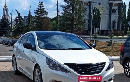 Hyundai Sonata VI, 2010 год, 1 350 000 рублей, 2 фотография