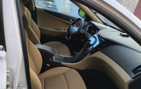 Hyundai Sonata VI, 2010 год, 1 350 000 рублей, 6 фотография