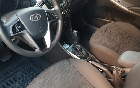 Hyundai Solaris II рестайлинг, 2016 год, 1 100 000 рублей, 2 фотография