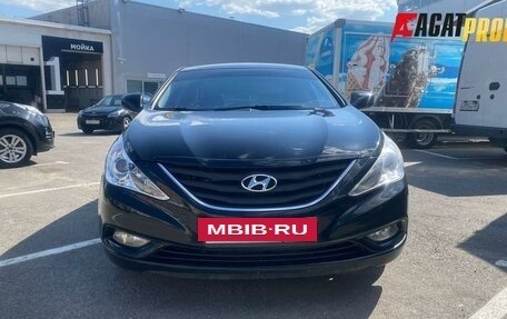 Hyundai Sonata VI, 2011 год, 890 000 рублей, 2 фотография
