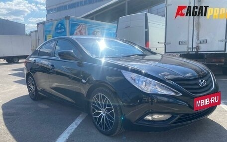 Hyundai Sonata VI, 2011 год, 890 000 рублей, 3 фотография