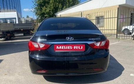 Hyundai Sonata VI, 2011 год, 890 000 рублей, 6 фотография