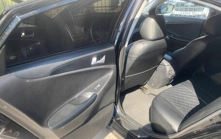 Hyundai Sonata VI, 2011 год, 890 000 рублей, 26 фотография
