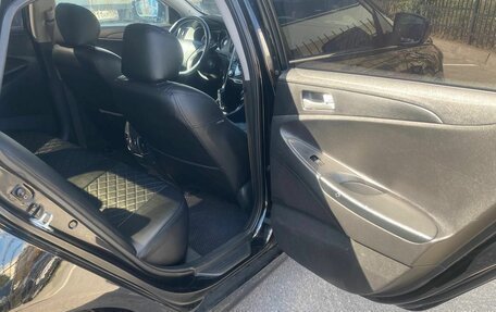Hyundai Sonata VI, 2011 год, 890 000 рублей, 28 фотография