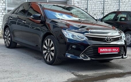 Toyota Camry, 2017 год, 2 320 000 рублей, 3 фотография