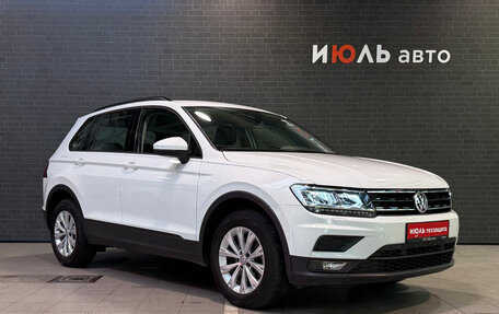 Volkswagen Tiguan II, 2020 год, 2 400 000 рублей, 3 фотография