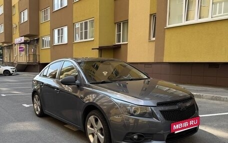 Chevrolet Cruze II, 2011 год, 700 000 рублей, 2 фотография
