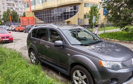Mitsubishi Outlander III рестайлинг 3, 2008 год, 1 300 000 рублей, 4 фотография