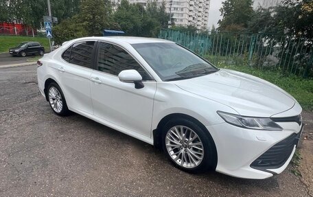 Toyota Camry, 2020 год, 2 670 000 рублей, 6 фотография