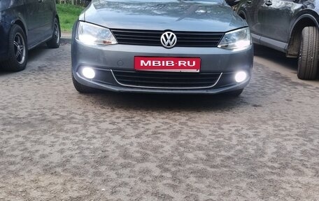Volkswagen Jetta VI, 2012 год, 700 000 рублей, 1 фотография