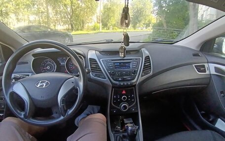 Hyundai Elantra V, 2014 год, 900 000 рублей, 8 фотография
