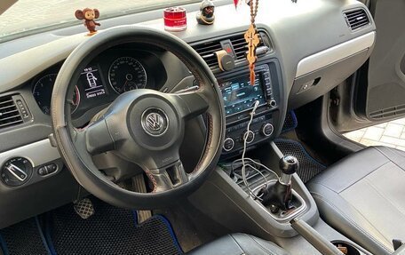 Volkswagen Jetta VI, 2012 год, 700 000 рублей, 5 фотография