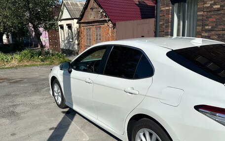 Toyota Camry, 2021 год, 2 800 000 рублей, 6 фотография