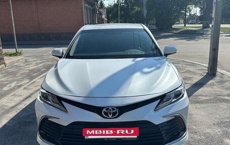 Toyota Camry, 2021 год, 2 800 000 рублей, 9 фотография