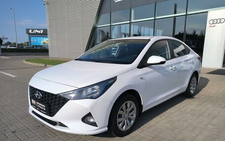 Hyundai Solaris II рестайлинг, 2021 год, 1 630 000 рублей, 10 фотография