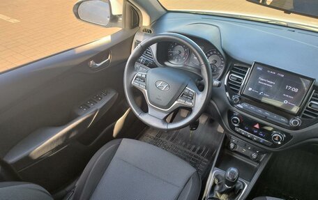Hyundai Solaris II рестайлинг, 2021 год, 1 630 000 рублей, 17 фотография