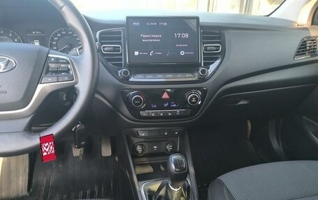 Hyundai Solaris II рестайлинг, 2021 год, 1 630 000 рублей, 21 фотография