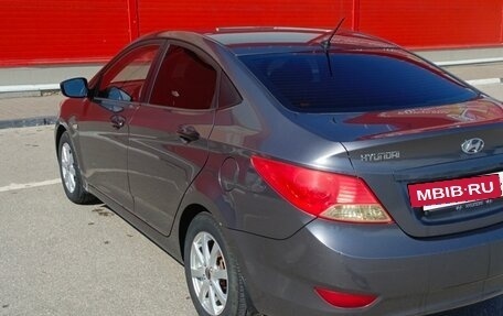 Hyundai Solaris II рестайлинг, 2011 год, 650 000 рублей, 2 фотография