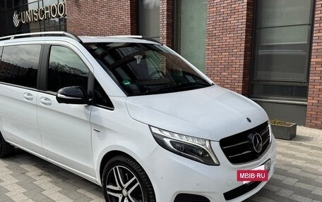 Mercedes-Benz V-Класс, 2017 год, 5 200 000 рублей, 2 фотография